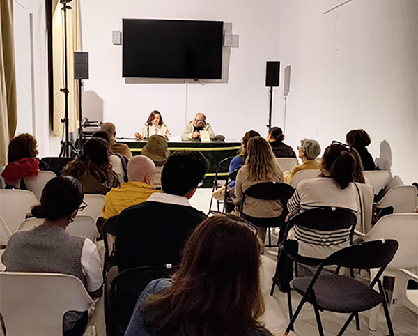 Presentación poemario, "Un pájaro se eleva en un semáforo Presentación poemario, "Un pájaro se eleva en un semáforo