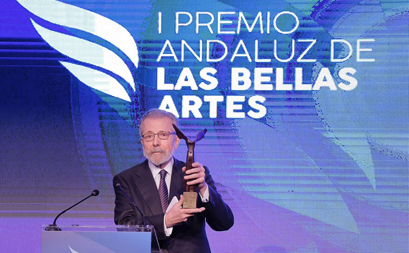 Hernán Cortes Moreno recibe El Premio Andaluz de las Bellas Artes.