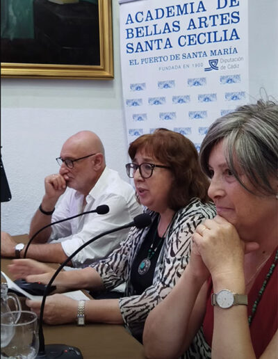 Presentación del libro Estudios históricos y archivísticos